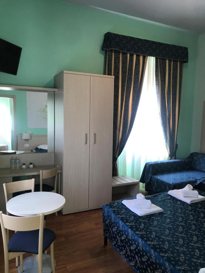 21 Aprile Accommodation Рим Экстерьер фото