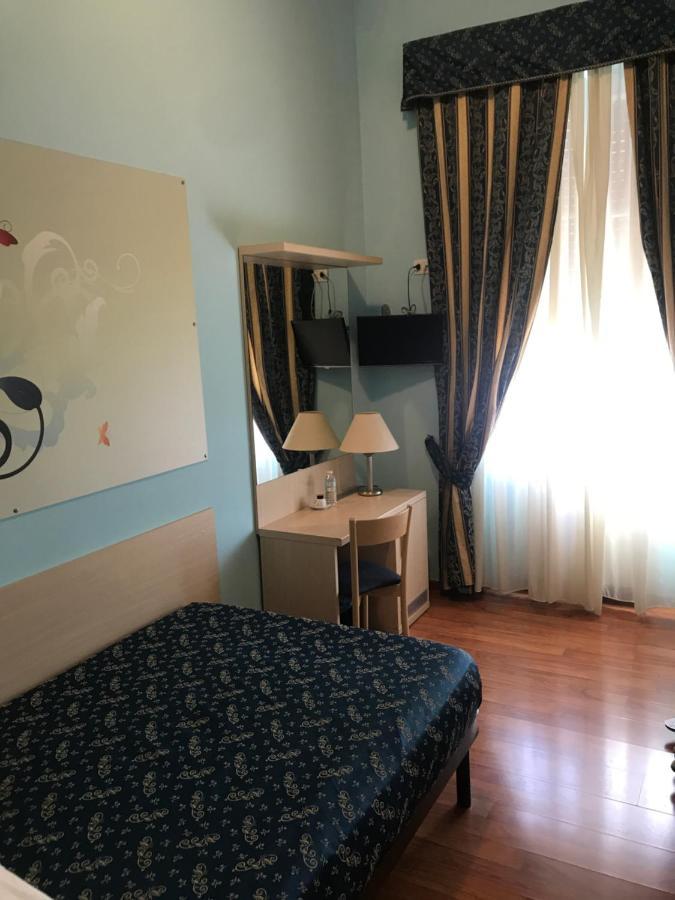 21 Aprile Accommodation Рим Экстерьер фото